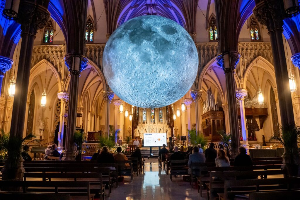 Du học Adelphi University